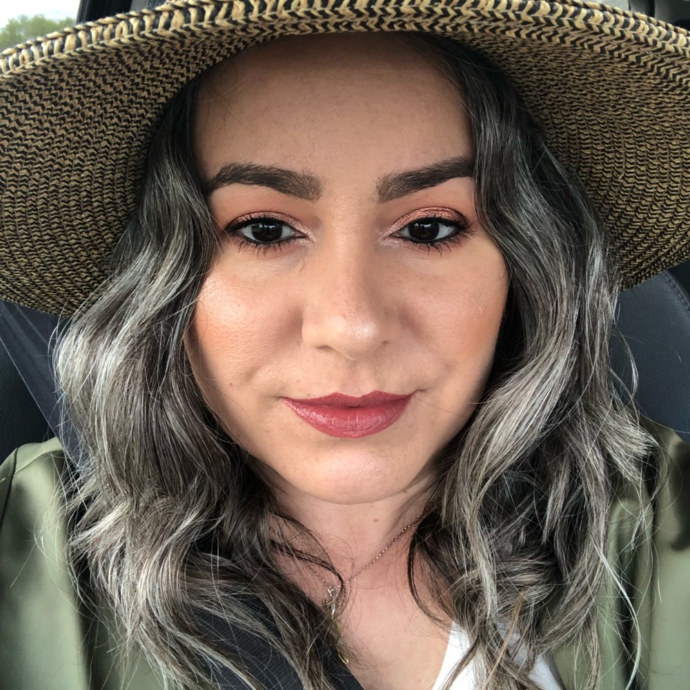 Meet your Posher, Dianelys